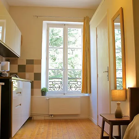 Le 112, Confortable Et Cosy En Plein Centre D'aix Les Bains エクスレバン